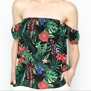 BuddyLove / Izzy & Lola top